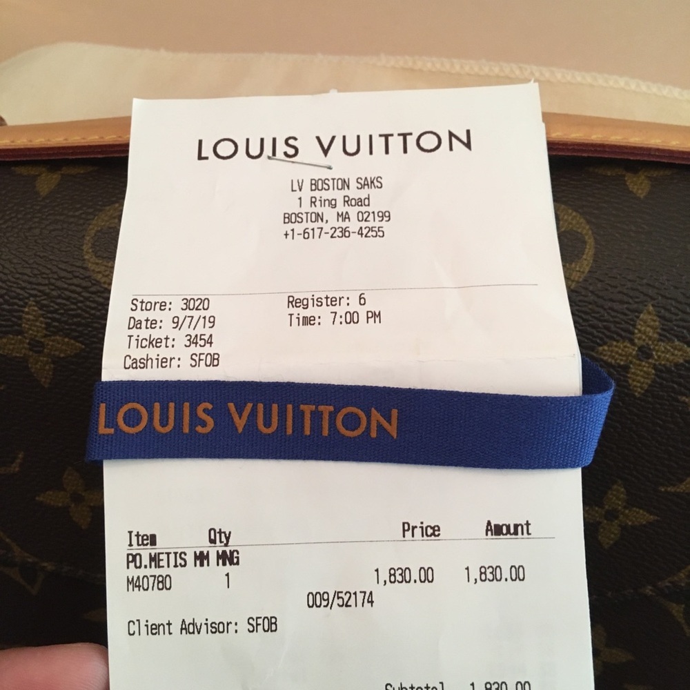 SOLD LV Pochette Metis Monogram - Picture 10 of 15